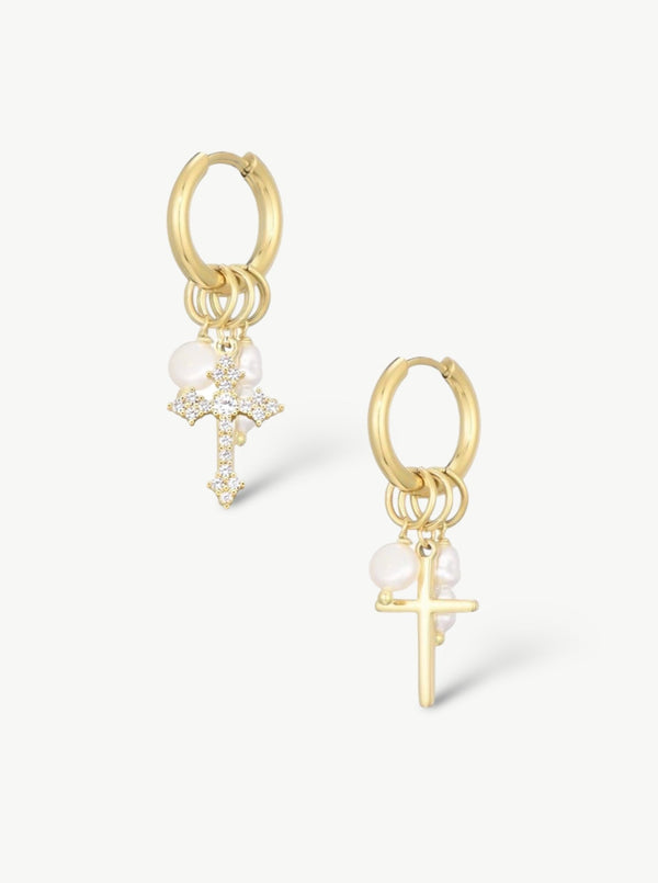 La Cruz Pearl earrings| bedeloorbellen|oorbellen bedels| oorbellen met kruisje|cross earrings