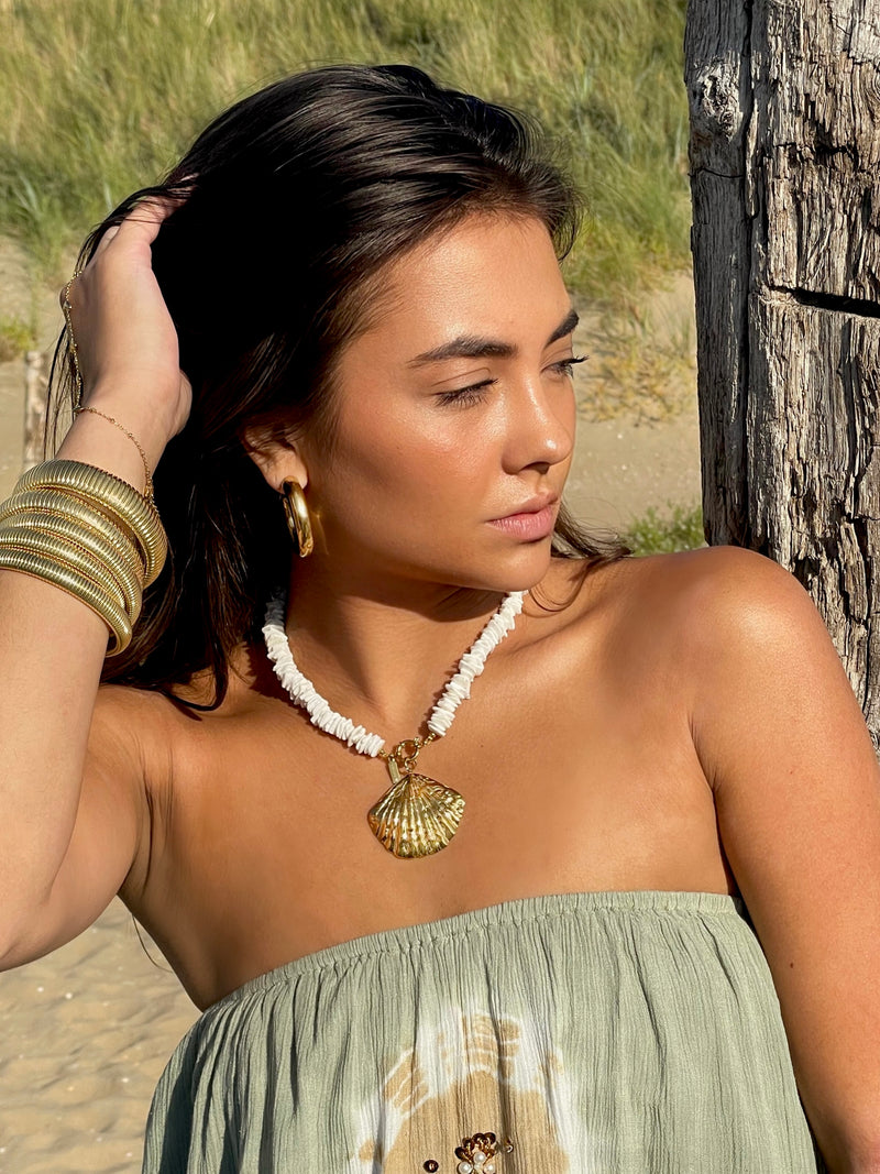 Luxurious Sea Shell Necklace White