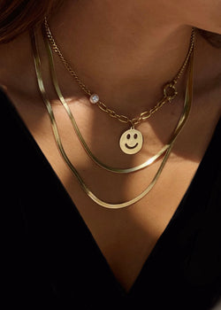 Smiley Necklace Gold