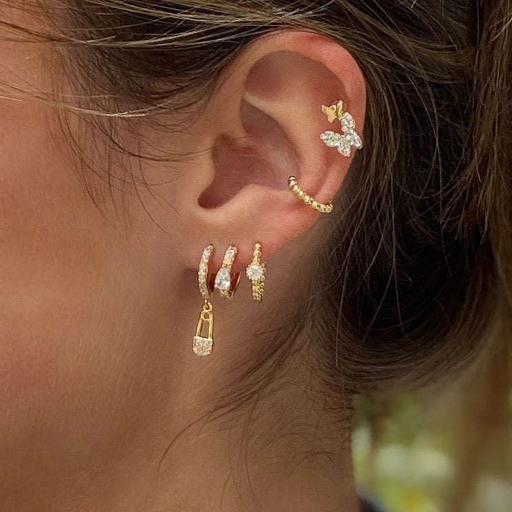 gigi huggie earring/trendy sieraden/fashion jewelry/hippe sieraden online/swarovski/gold earrings/gouden oorbellen