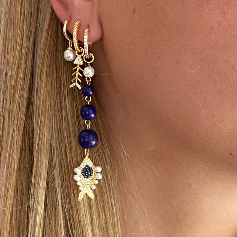Earring long gold with beads and charm |hippe sieraden|fashion jewelry|gold earrings|sieraden webshop|sieraden goedkoop|my jewellery|originele sieradens fish
