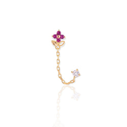 chained flower huggie earring|flower earring gold|one earring for two piercings|leuke oorbellen|oorbellen met bloem|oorbellen met kettinkje|