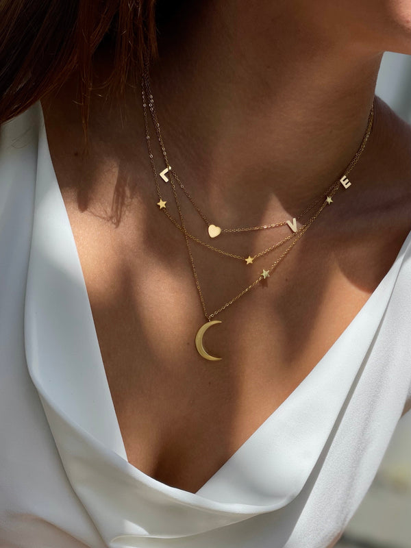 moon necklace gold|golden moon necklace|necklace with moon charm|fine golden moon necklace|damesketting met maan|gouden maan ketting|collier avec  lune|