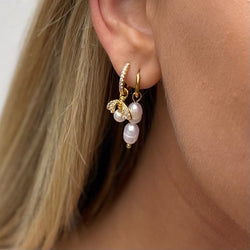 hippe parel oorbellen|dangling pearl earrings|hippe oorbellen winkel choosebyfelice|leuke oorbellen online