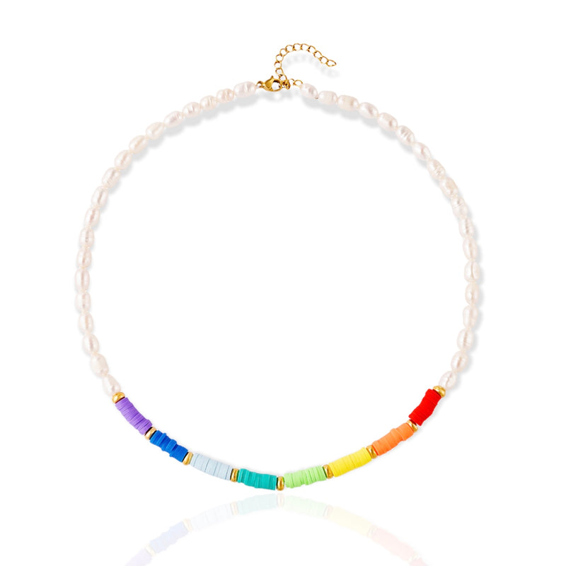 pearl necklace with color|surf necklace trend|summer necklaces 2022|trendy summer jewelry 2022|pearl necklace with colorful beads|parel ketting met gekleurde kralen|surf kettingen|gekleurde  kralen ketting|gekleurde kralen ketting met parels